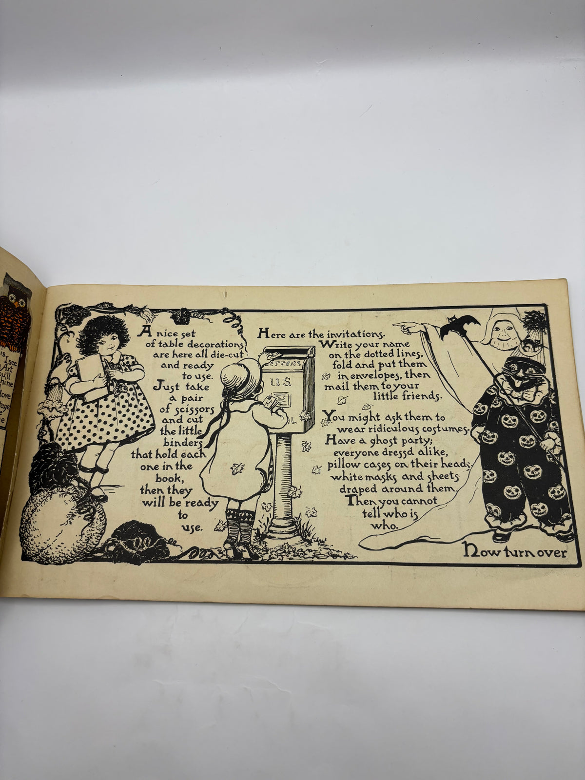 1923 Beistle Hallowe'en Decorations Children's Hallowe'en Party Book